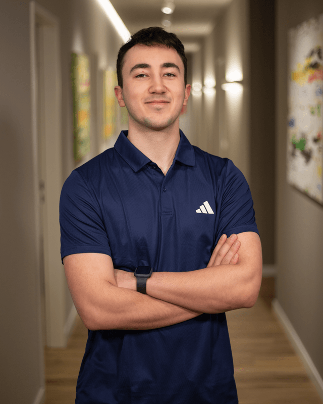 Porträt von Luca Vorrat, Sporttherapeut
