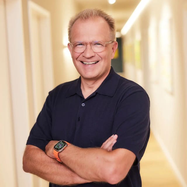 Porträt von Prof. Dr. med. Oliver Tobolski, Medizinischer Direktor · Sportmedizin